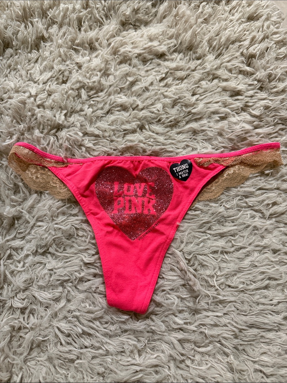 NWT VTG 2011 Victoria’s Secret HOT PINK Glitter ‘Love PINK’ Low Rise Thong Small